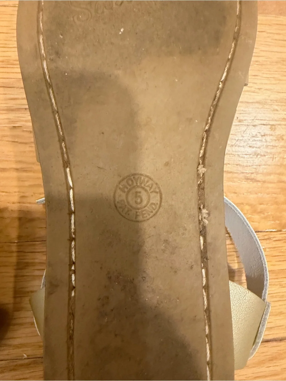 Saltwater Gold Leather Sandals - Classic Strappy Style